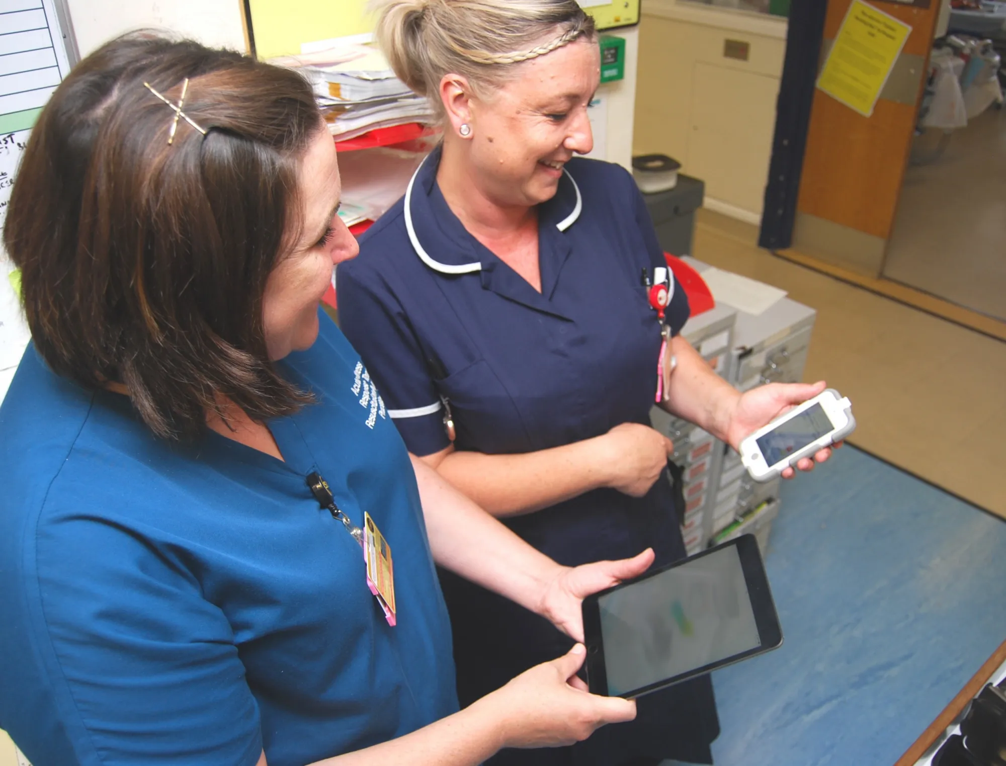 19 Digital Electronic Obs Trainer Tanya Birke with Dep Sister Rachel Freer on Barnwell B edit